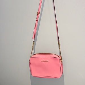 **SOLD** NWOT Michael Kors Jet Set Crossbody